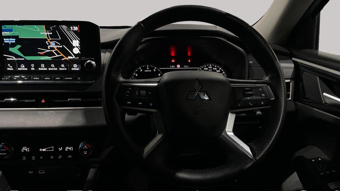 2024 Mitsubishi Outlander Ls 7 Seat (2WD), Automatic, 54747 km, Steering Wheel Close-up