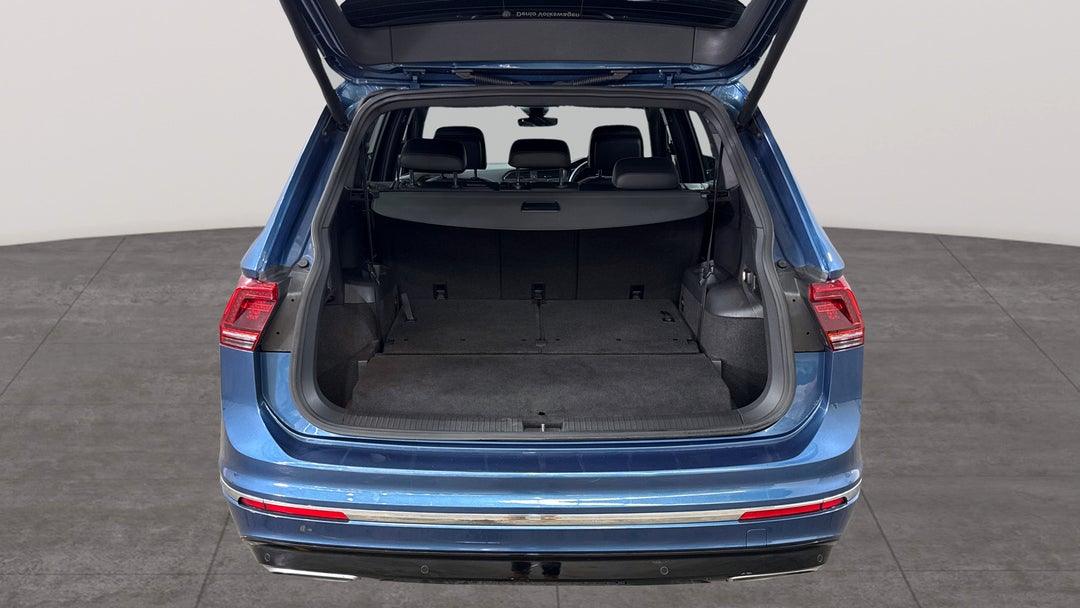 2018 Volkswagen Tiguan Allspace 162 Tsi Highline, Automatic, 82568 km, Boot Inside View