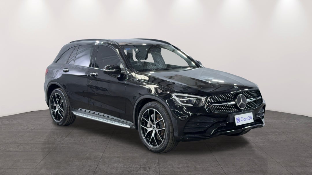 2019 Mercedes-benz GLC 200, Automatic, 68705 km, Right Front Diagonal (45- Degree) View