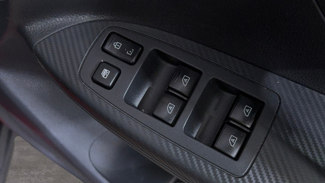 2018 Mitsubishi Eclipse Cross Exceed (AWD), Automatic, 96321 km, Drivers Side Door Panel Controls