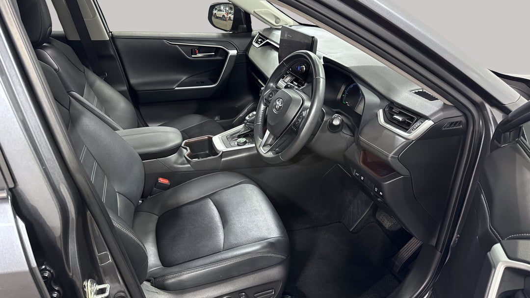 2022 Toyota RAV4 Cruiser (AWD) Hybrid, Automatic, 34669 km, Right Side Front Door Cabin View