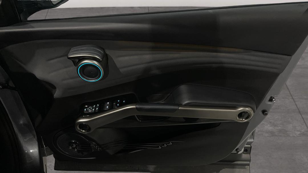 2025 Byd Atto 3 Standard Range, Automatic, 11271 km, Speaker View