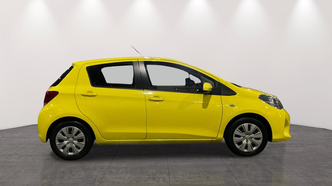 2016 Toyota Yaris Ascent, Manual, 72542 km, Right Side View