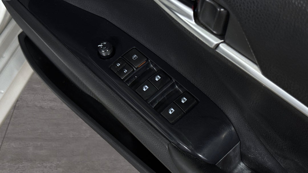 2019 Toyota Camry Ascent, Automatic, 72812 km, Drivers Side Door Panel Controls