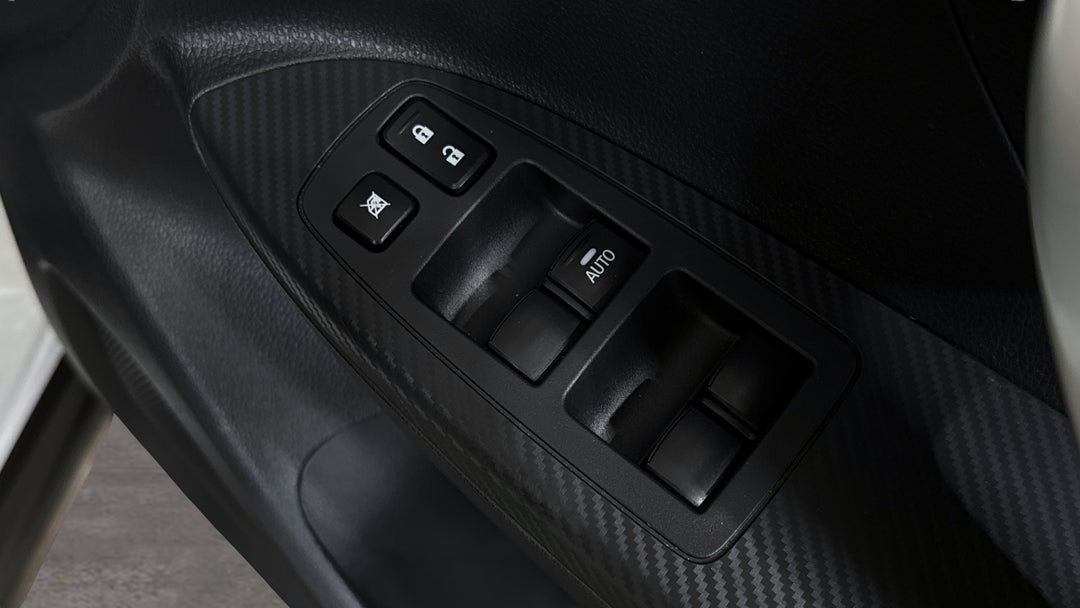 2023 Mitsubishi Eclipse Cross Es (2WD), Automatic, 39748 km, Drivers Side Door Panel Controls