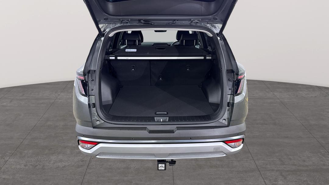 2025 Hyundai Tucson Premium Hybrid (AWD), Automatic, 2546 km, Boot Inside View