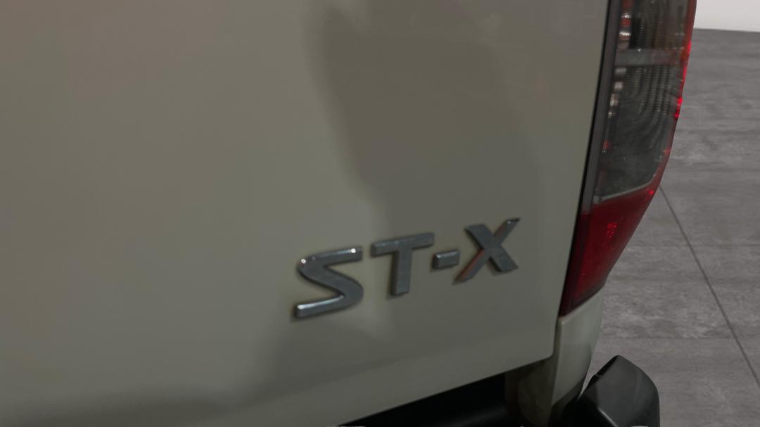 2018 Nissan Navara St-X (4x4), Automatic, 82330 km, Badge (Boot Right Side)