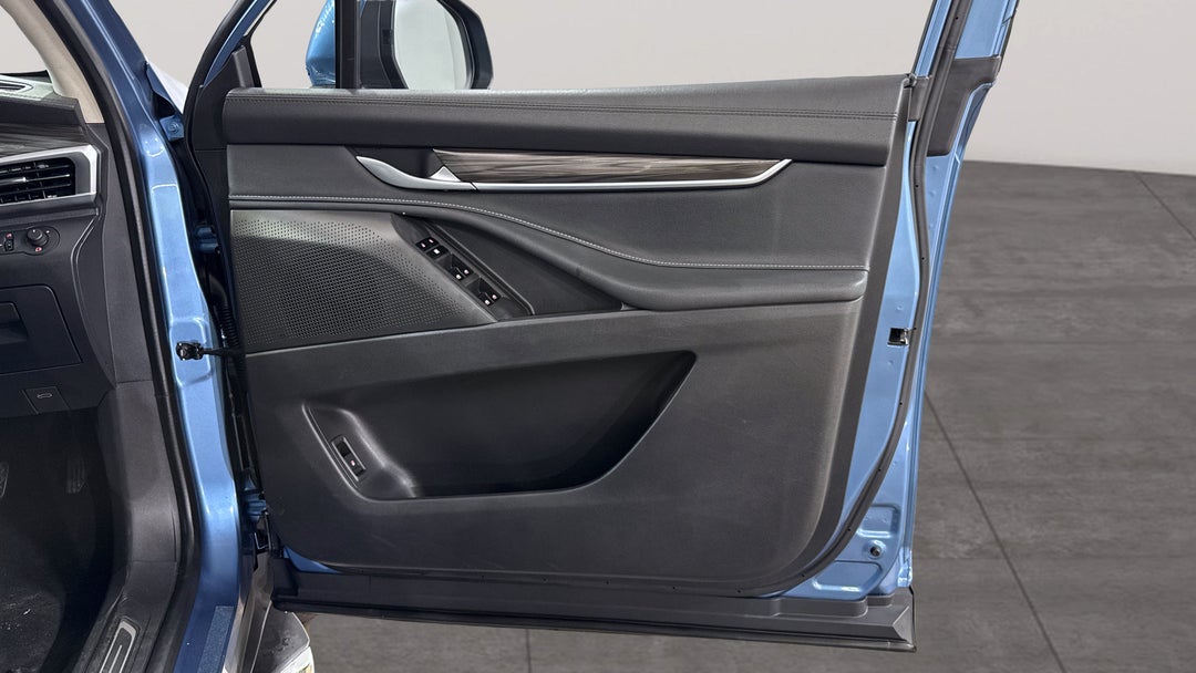 2020 LDV D90 Executive (4WD), Automatic, 104210 km, Speaker View