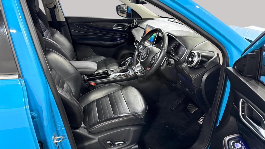 2022 MG HS Essence, Automatic, 78710 km, Right Side Front Door Cabin View