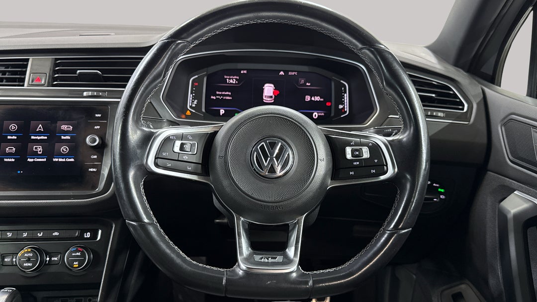 2019 Volkswagen Tiguan 132 Tsi R-line Edition, Automatic, 44280 km, Steering Wheel Close-up