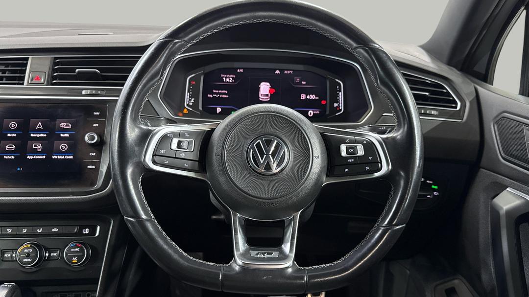 2019 Volkswagen Tiguan 132 Tsi R-line Edition, Automatic, 44280 km, Steering Wheel Close-up