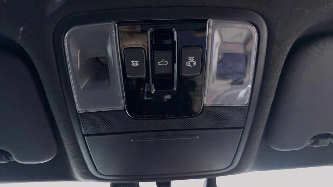 On-Roof Controls/Sunglass holder