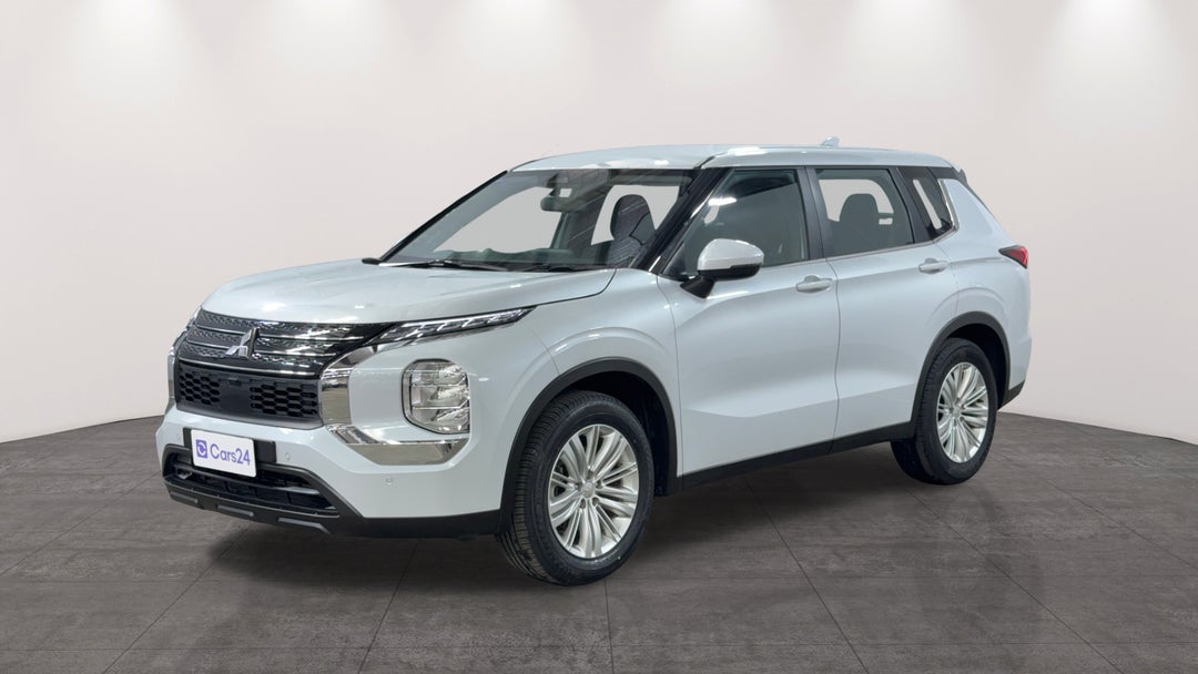 2024 Mitsubishi Outlander Es 5 Seat (2WD), Automatic, 49901 km, Left Front Diagonal (45- Degree) View