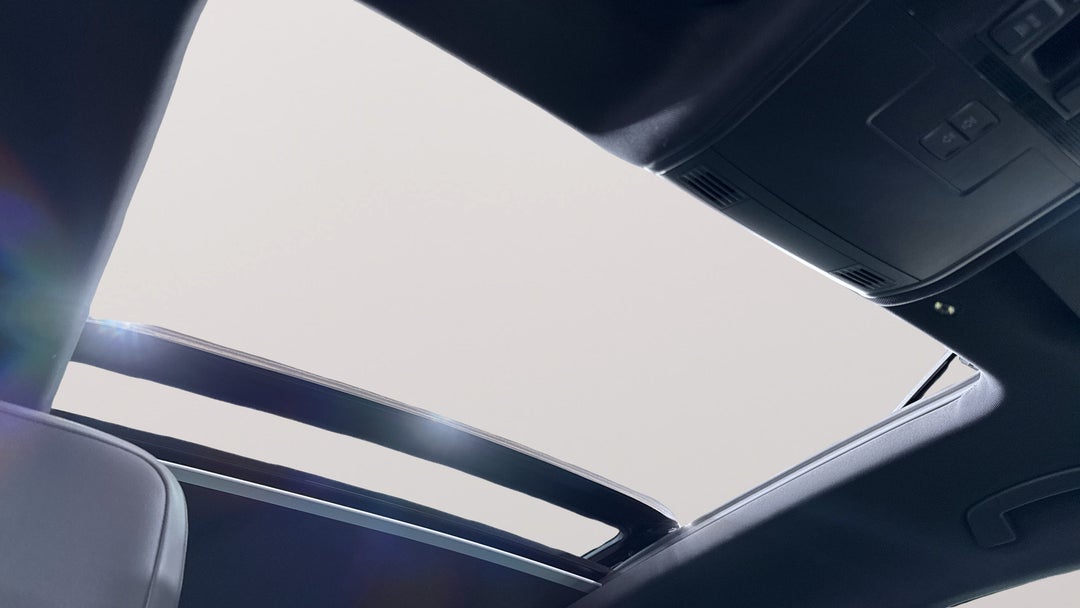 2019 Volkswagen Tiguan 132 Tsi R-line Edition, Automatic, 63435 km, Interior Sunroof/Moonroof