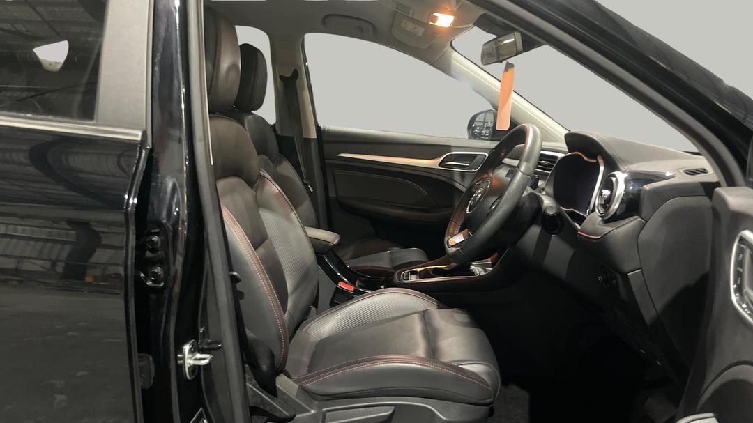 2023 MG Zst Excite, Automatic, 13124 km, Right Side Front Door Cabin View