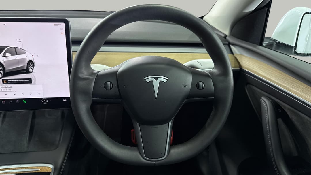 2022 Tesla Model Y Rear-wheel Drive, Automatic, 51099 km, Steering Wheel Close-up