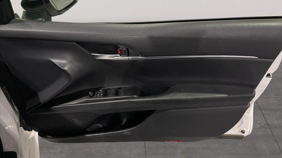 2023 Toyota Camry Ascent Hybrid, Automatic, 45734 km, Speaker View