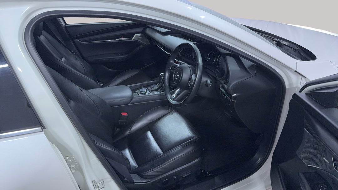 2020 Mazda 3 G25 Astina, Automatic, 72918 km, Right Side Front Door Cabin View