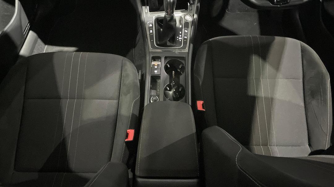 2018 Volkswagen Golf Alltrack 132 Tsi, Automatic, 64731 km, Center Console