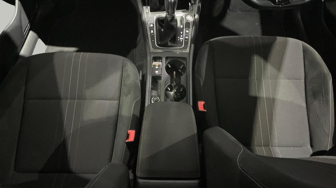 2018 Volkswagen Golf Alltrack 132 Tsi, Automatic, 64731 km, Center Console