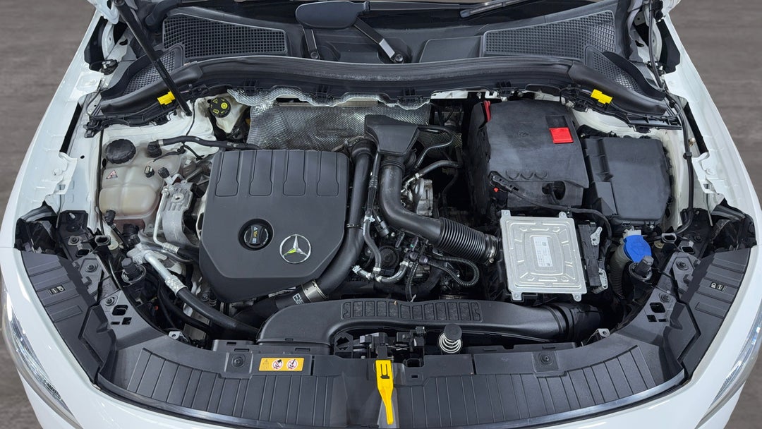 2021 Mercedes-benz GLA 200, Automatic, 35636 km, Open Bonnet (Engine)