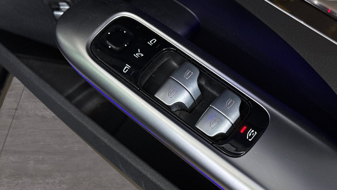 2022 Mercedes-benz C200 Mhev, Automatic, 52968 km, Drivers Side Door Panel Controls