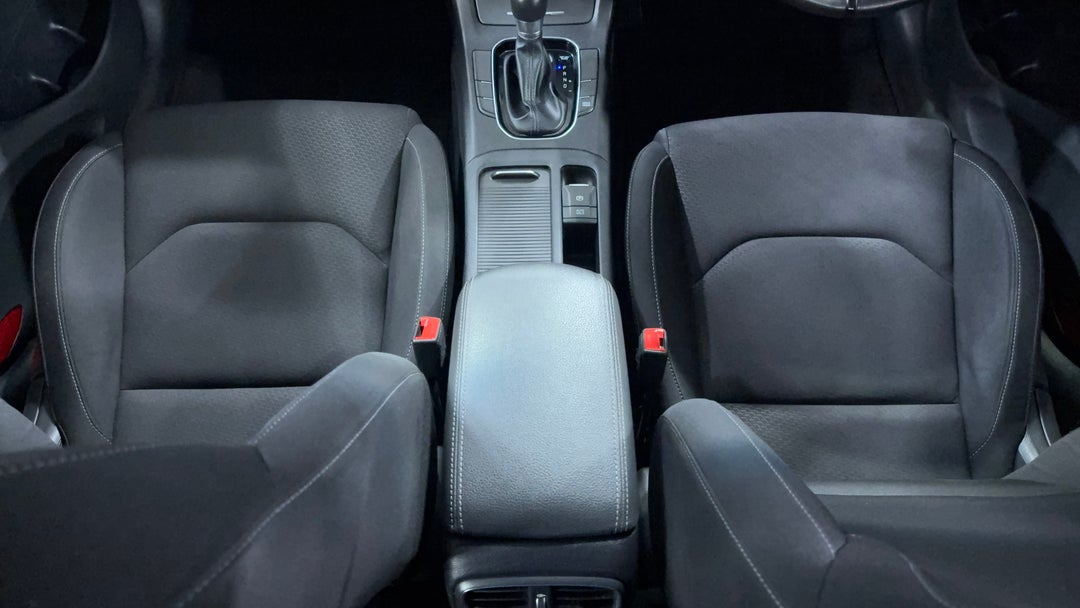 2020 Hyundai i30 Active, Automatic, 128088 km, Center Console