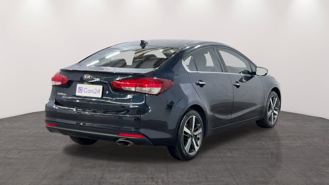 Right Back Diagonal (45- Degree) View