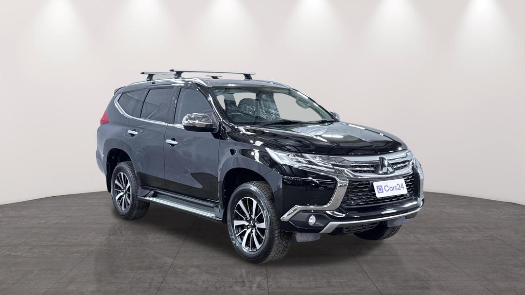 2018 Mitsubishi Pajero Sport Exceed (4x4) 7 Seat, Automatic, 55056 km, Right Front Diagonal (45- Degree) View