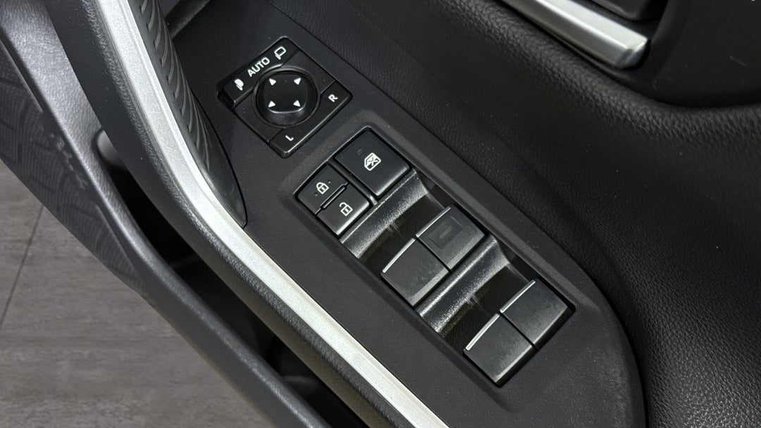 2021 Toyota RAV4 Cruiser (2WD), Automatic, 101962 km, Drivers Side Door Panel Controls