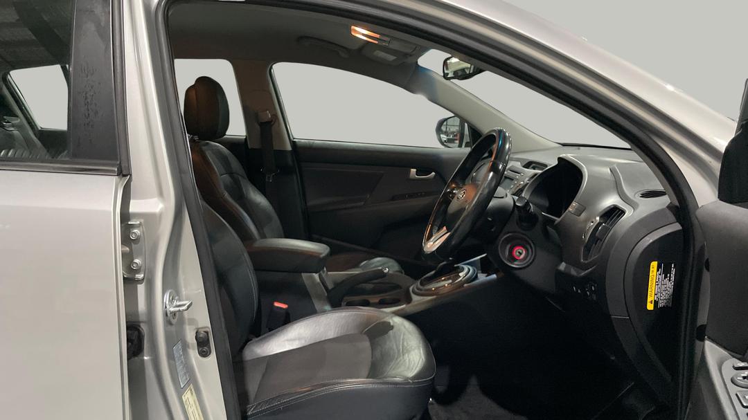 2014 Kia Sportage Si Premium (FWD), Automatic, 105429 km, Right Side Front Door Cabin View