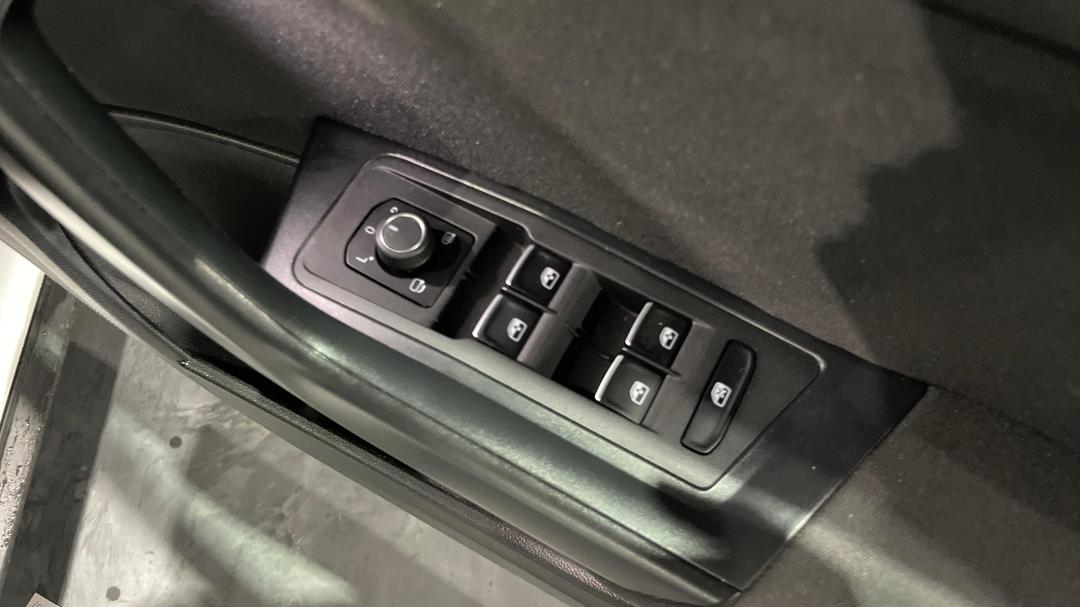 2021 Volkswagen T-roc 110tsi Style, Automatic, 55933 km, Drivers Side Door Panel Controls