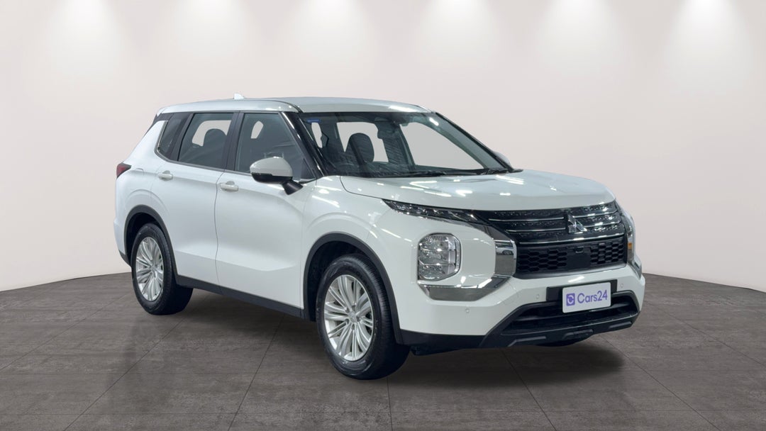 2024 Mitsubishi Outlander Es 5 Seat (2wd), Automatic, 55336 km, Right Front Diagonal (45- Degree) View