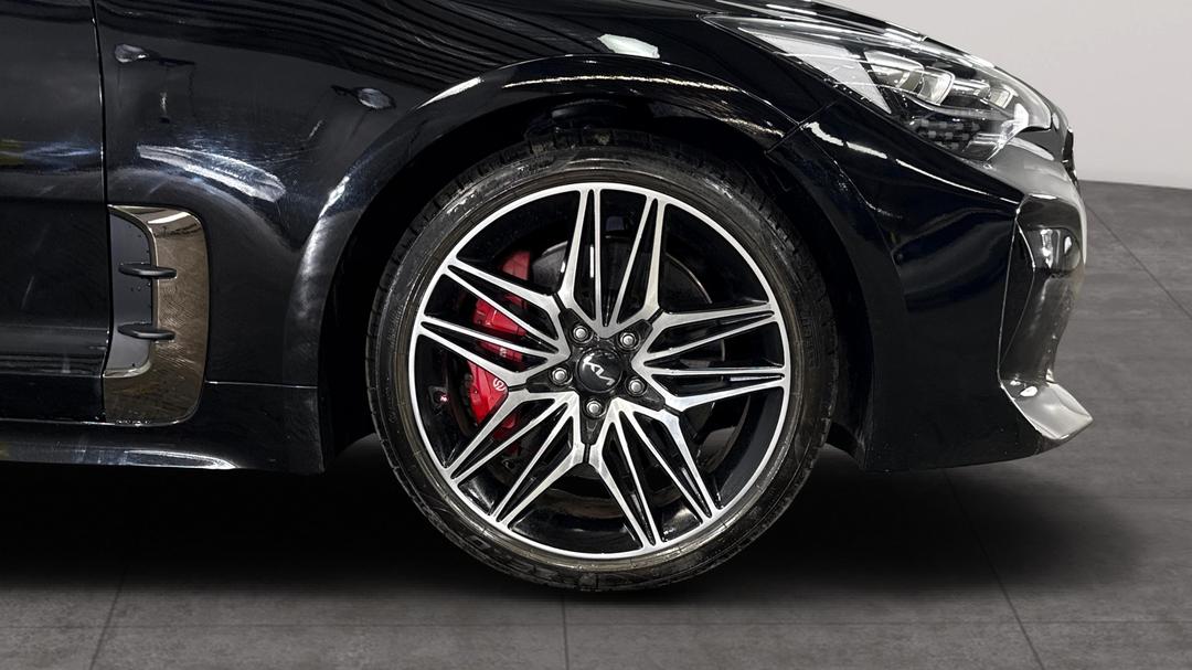 2022 Kia Stinger Gt (red Leather), Automatic, 36687 km, Right Front Wheel