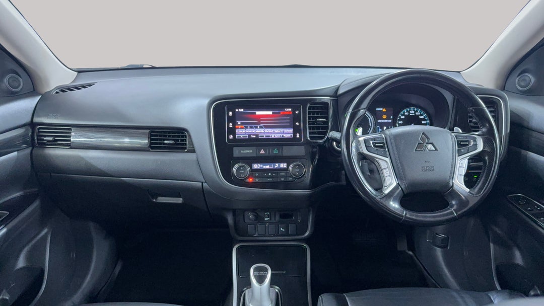 2017 Mitsubishi Outlander Exceed Phev, Automatic, 149436 km, Dashboard View