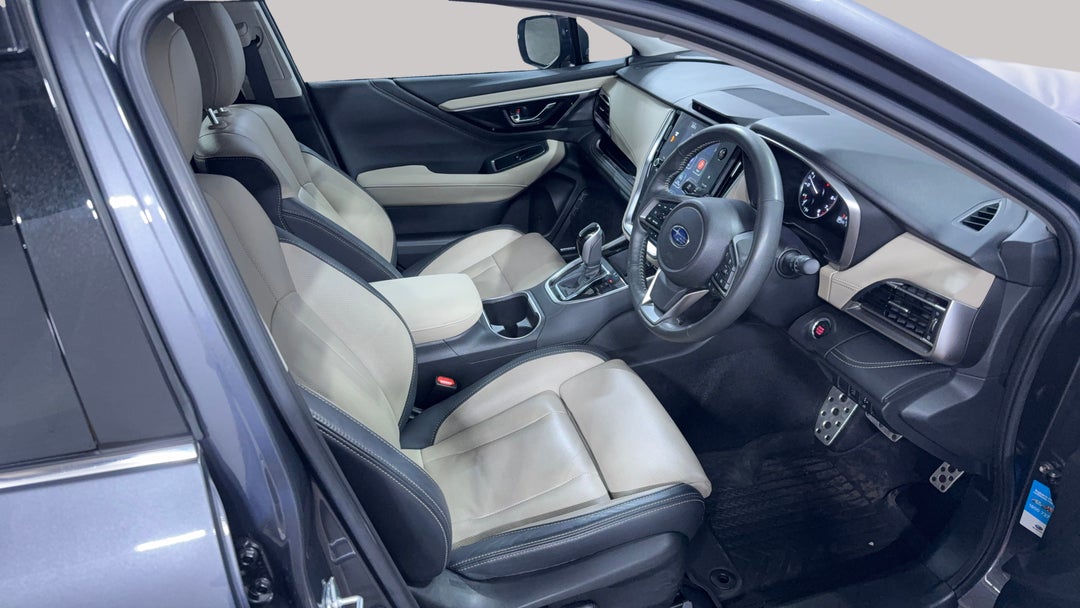 2024 Subaru Outback AWD Touring Xt, Automatic, 14269 km, Right Side Front Door Cabin View