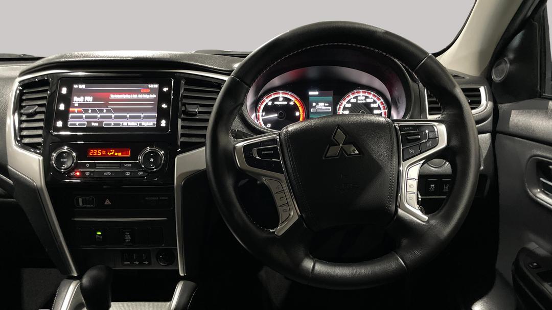2022 Mitsubishi Triton Glx-r (4x4), Automatic, 48228 km, Steering Wheel Close-up