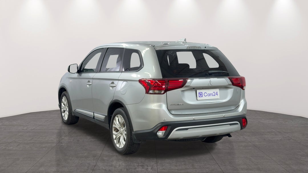 Left Back Diagonal (45- Degree) View