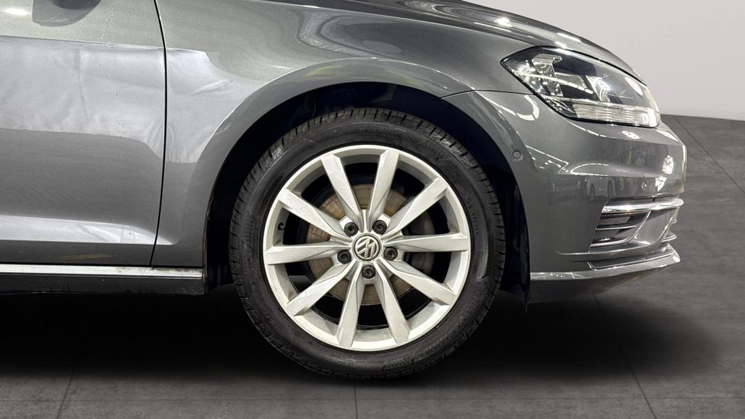2018 Volkswagen Golf 110 Tsi Comfortline, Automatic, 53586 km, Right Front Wheel