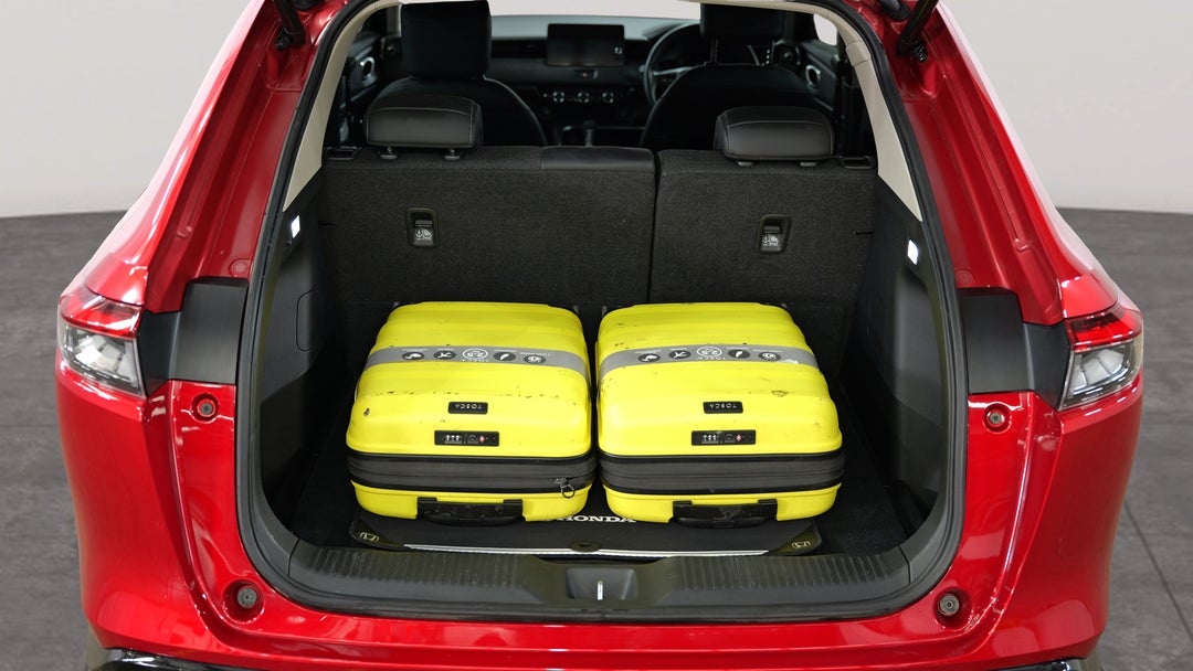 2023 Honda HR-V E:hev L, Automatic, 31131 km, Boot Inside View with Luggage