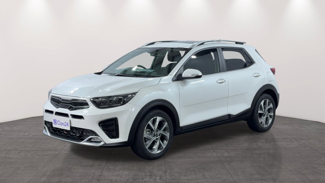 2024 Kia Stonic Gt-line, Automatic, 1441 km, Left Front Diagonal (45- Degree) View