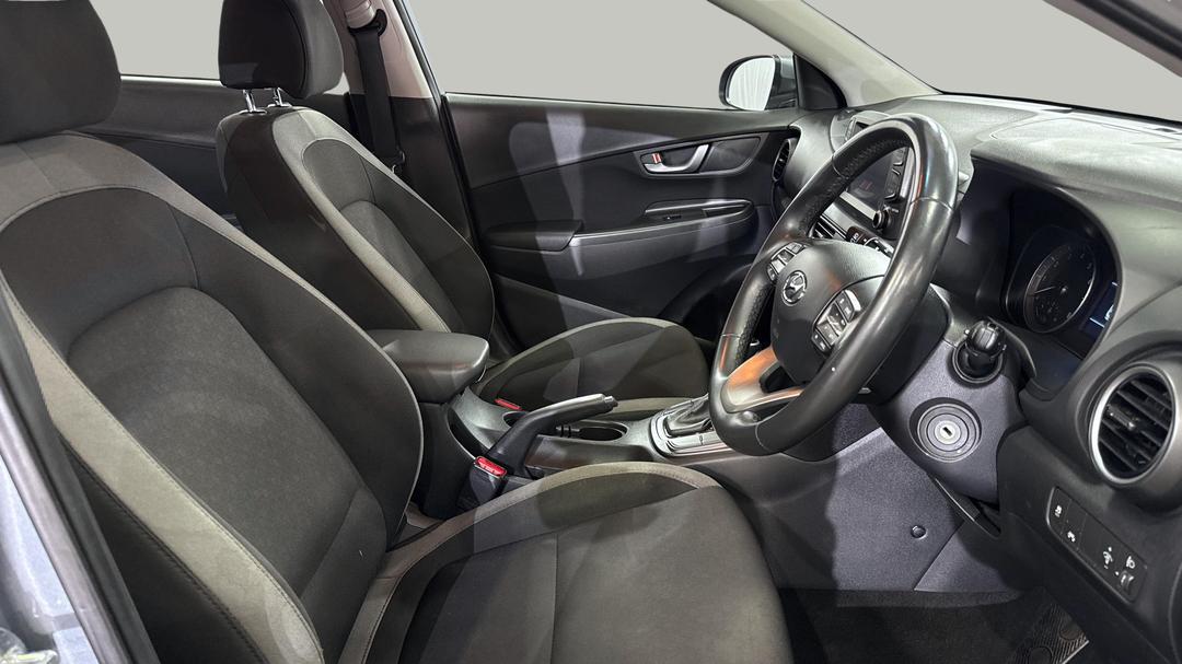 2020 Hyundai Kona Active (FWD), Automatic, 70772 km, Right Side Front Door Cabin View