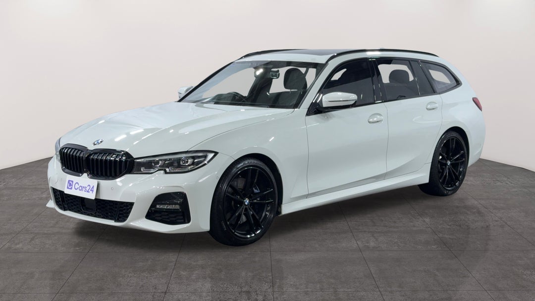 2020 BMW 3 30i Touring M Sport, Automatic, 43250 km, Left Front Diagonal (45- Degree) View