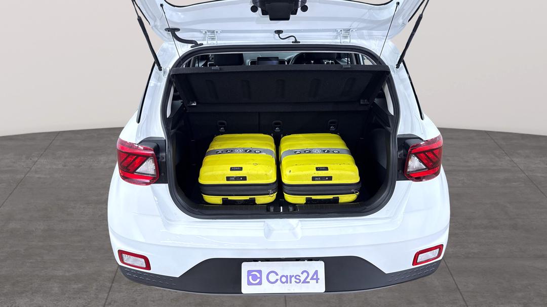 2025 Hyundai Venue Venue, Automatic, 26493 km, Boot Inside View with Luggage