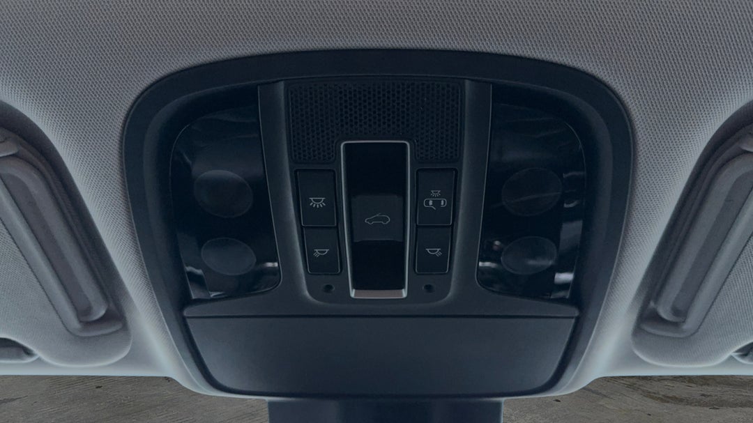 On-Roof Controls/Sunglass holder