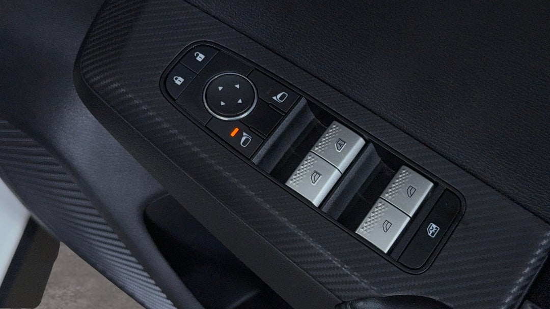 2024 Mitsubishi Outlander Es 5 Seat (2WD), Automatic, 53739 km, Drivers Side Door Panel Controls