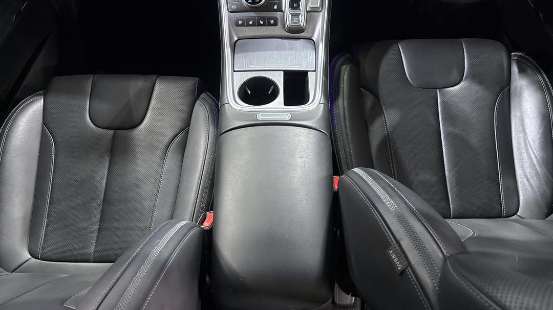 2023 Hyundai Santa Fe Highlander Crdi (AWD), Automatic, 31054 km, Center Console