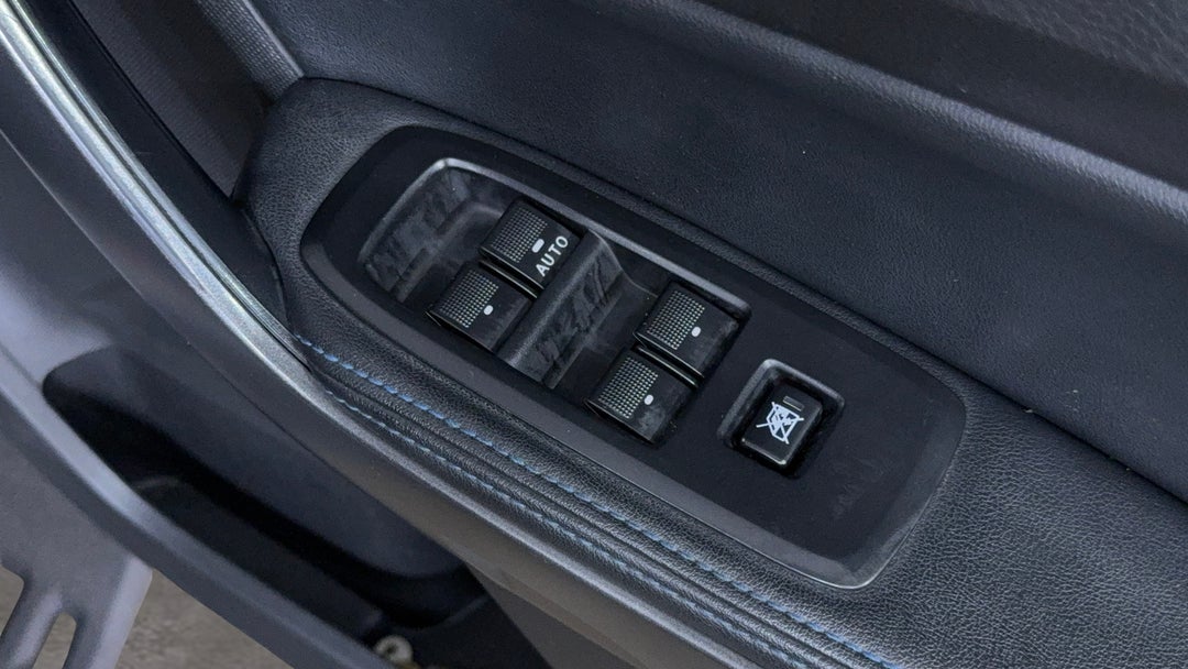 2020 Ford Ranger Raptor 2.0 (4x4), Automatic, 92455 km, Drivers Side Door Panel Controls