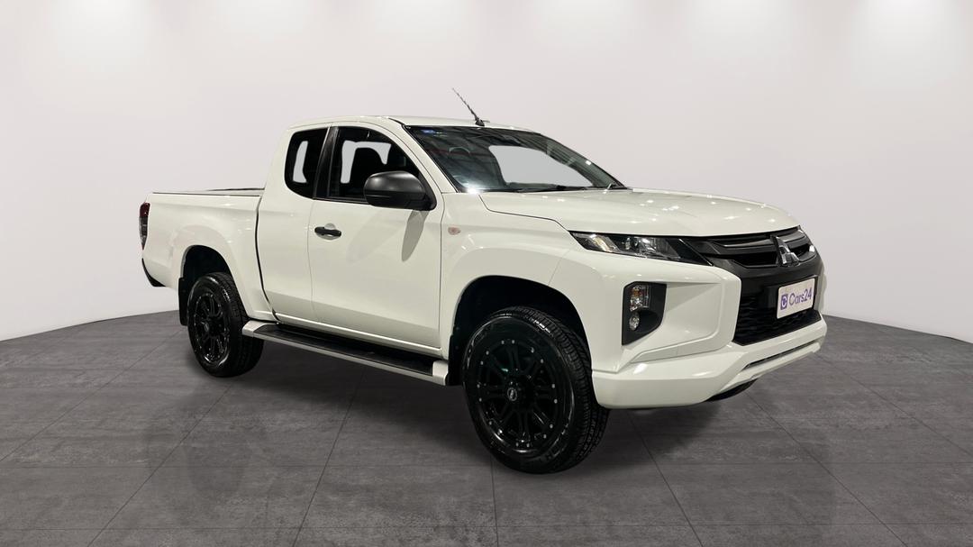2021 Mitsubishi Triton Glx+ (4x4), Automatic, 65481 km, Right Front Diagonal (45- Degree) View