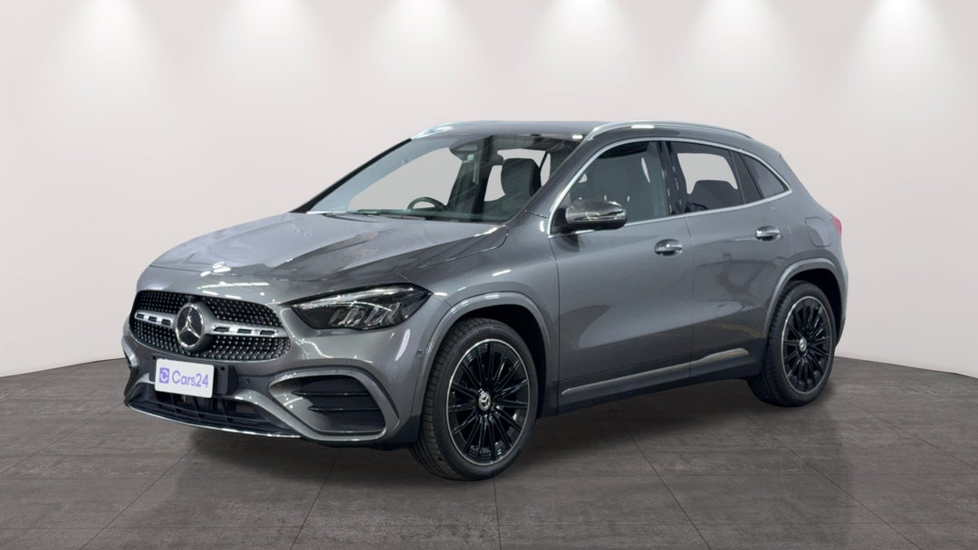 2024 Mercedes-benz GLA 200, Automatic, 14163 km, Left Front Diagonal (45- Degree) View